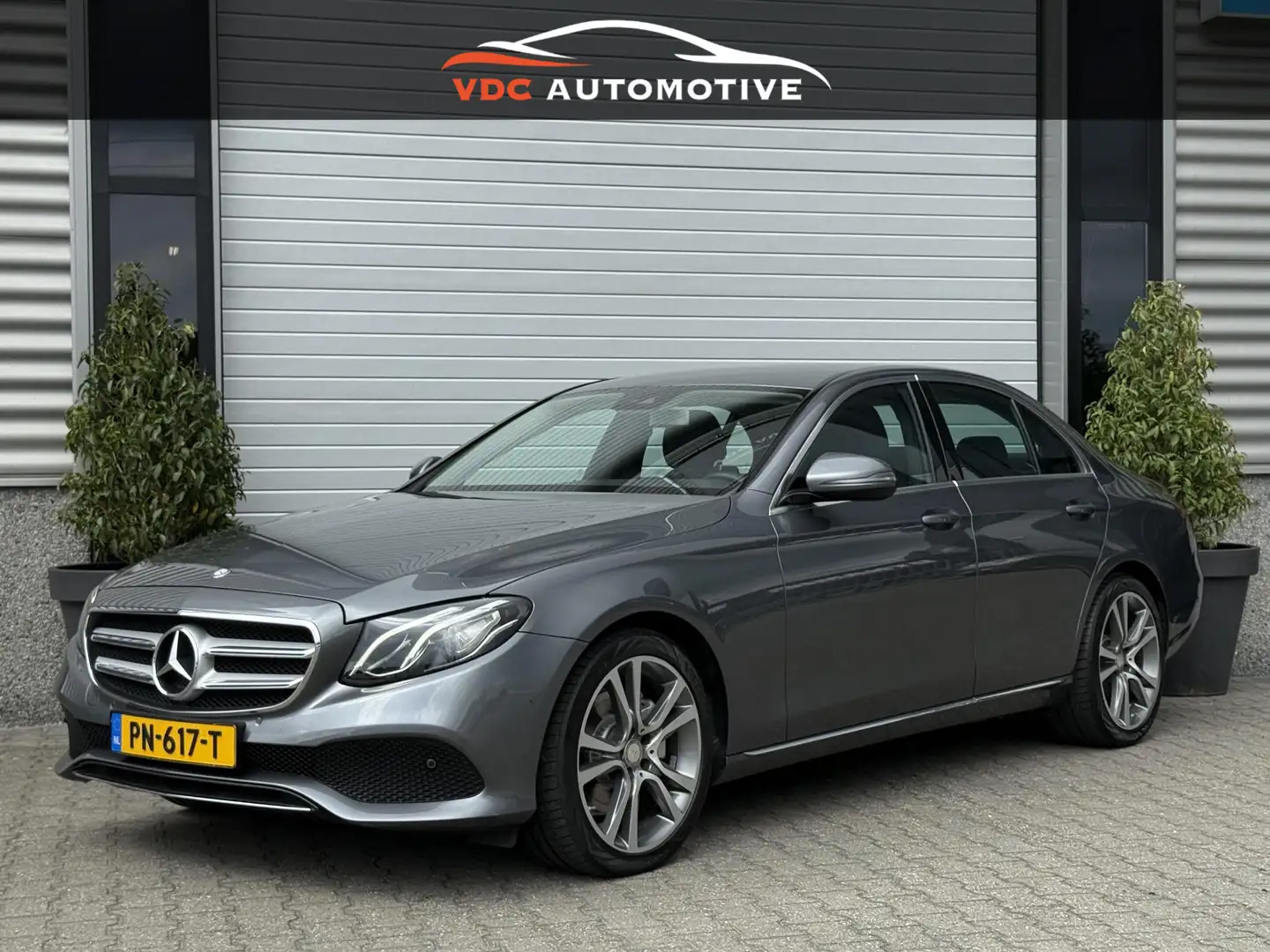 Mercedes-Benz E 250 Camera | Widescreen | CarPlay | LED | Sfeerverlich Gri - 1