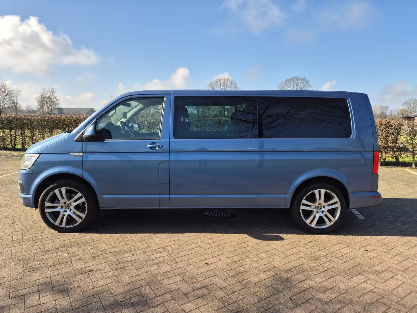 Volkswagen Transporter 2.0 TDI L2H1 Hi. Blauw - 2