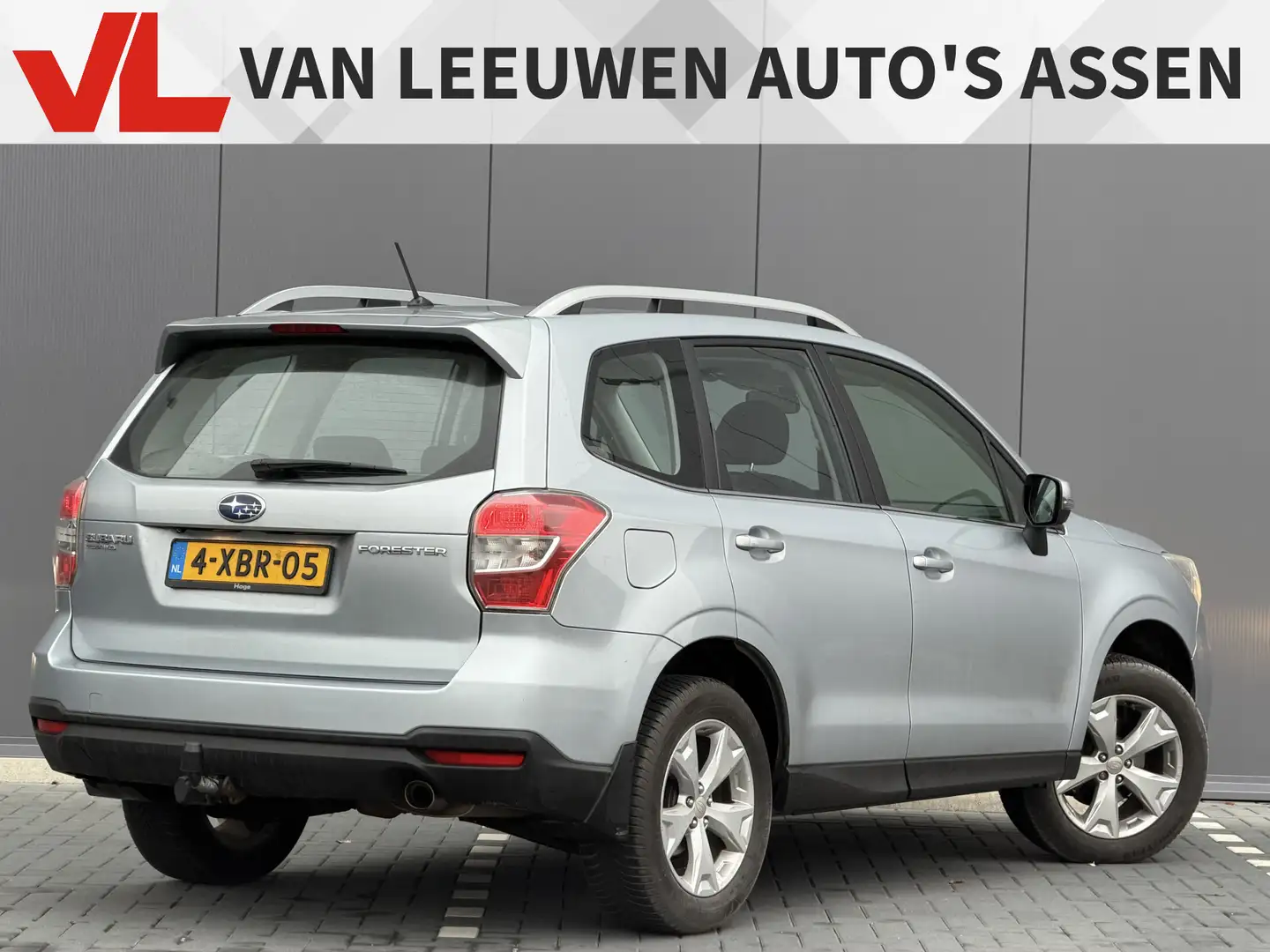 Subaru Forester 2.0 Luxury | Nieuw binnen | RIJKLAAR | Trekhaak | Gris - 2