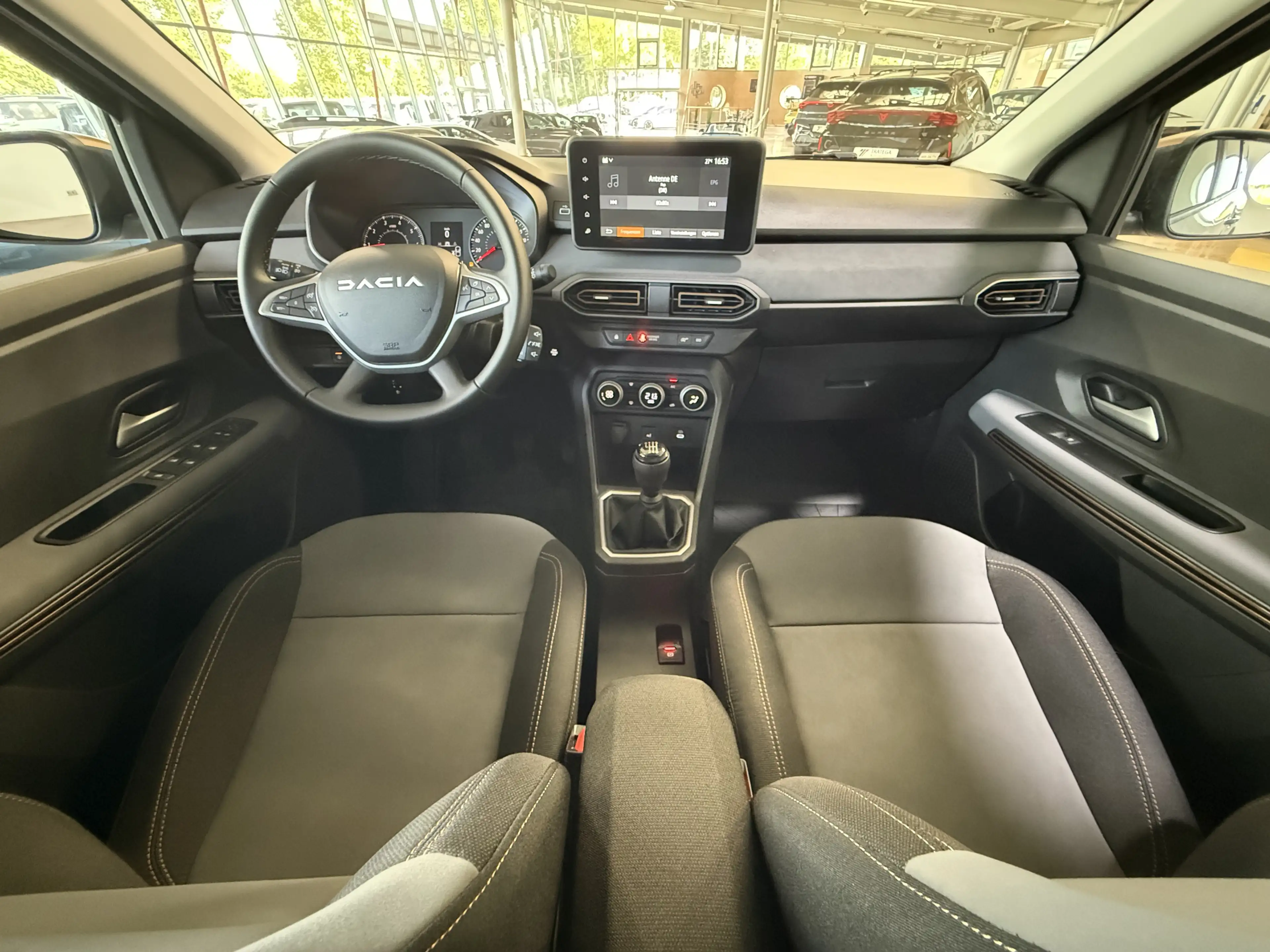 Dacia Jogger TCe110 Extreme 7-Sitzer Navi City-Paket — photo 13
