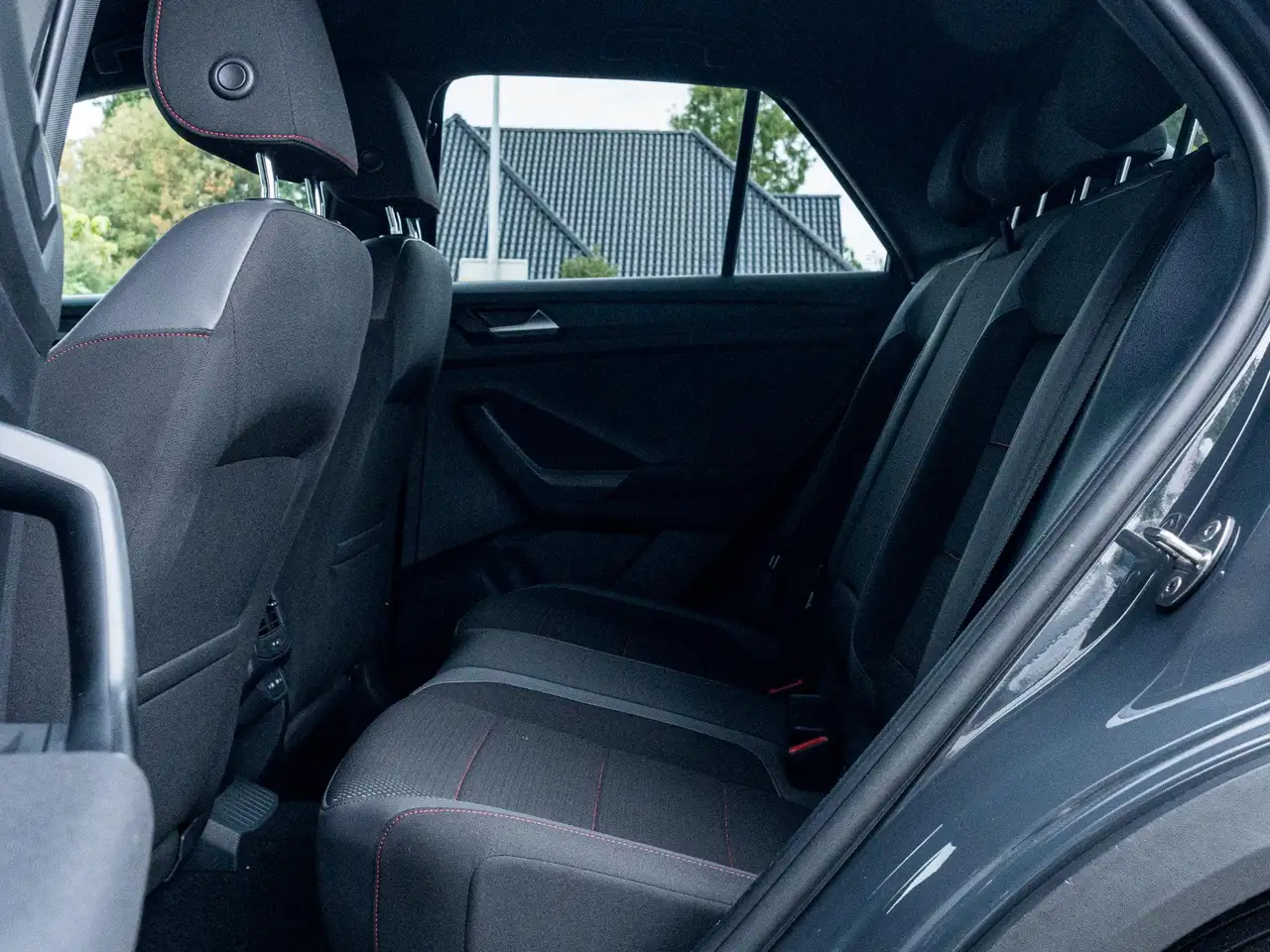 Volkswagen T-Roc 1.5 TSI Sport Business R R-Line Trekhaak Vir, миниатюра 5