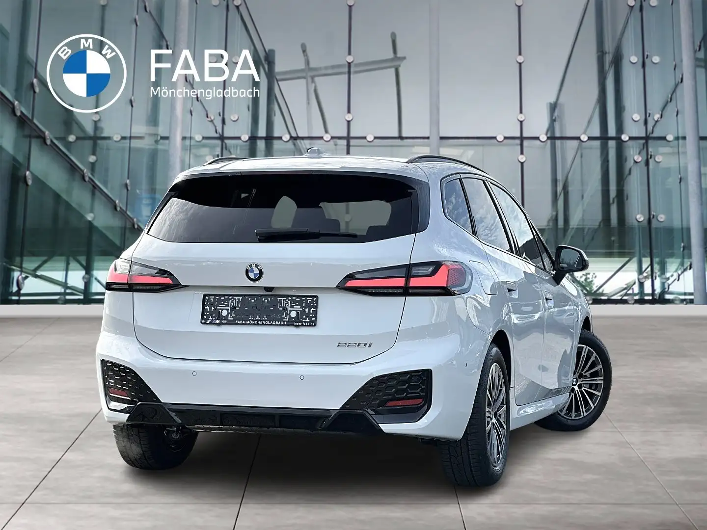 BMW 220 i Active Tourer M Sportpaket Head-Up HK HiFi Weiß - 2