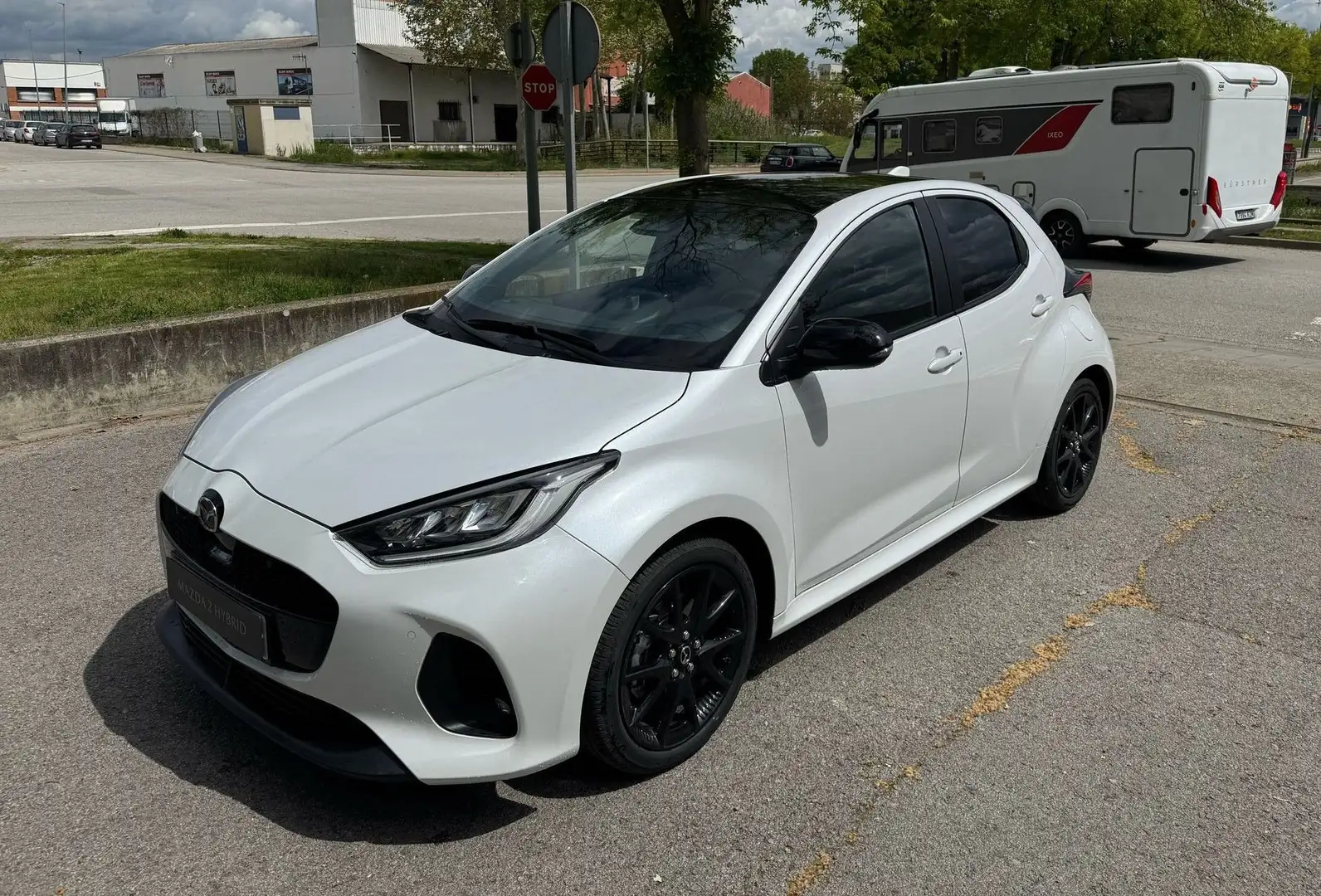 Mazda 2 Hybrid 1.5 Homura Plus CVT 85kW Silber - 1
