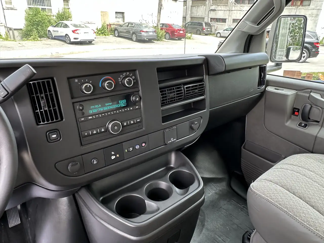 Chevrolet Express 3500 снимка Chevrolet Express 3500