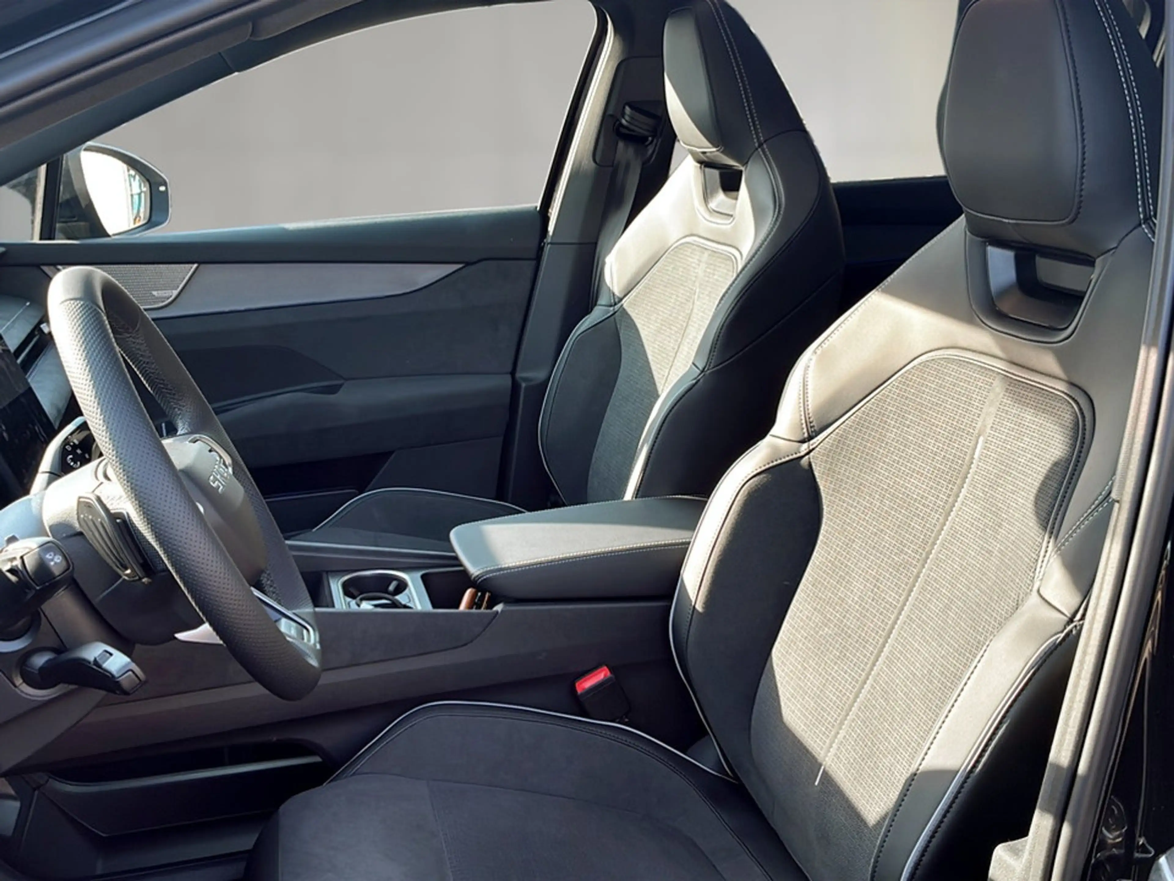 Skoda Peaq Sportline 90x — photo 8