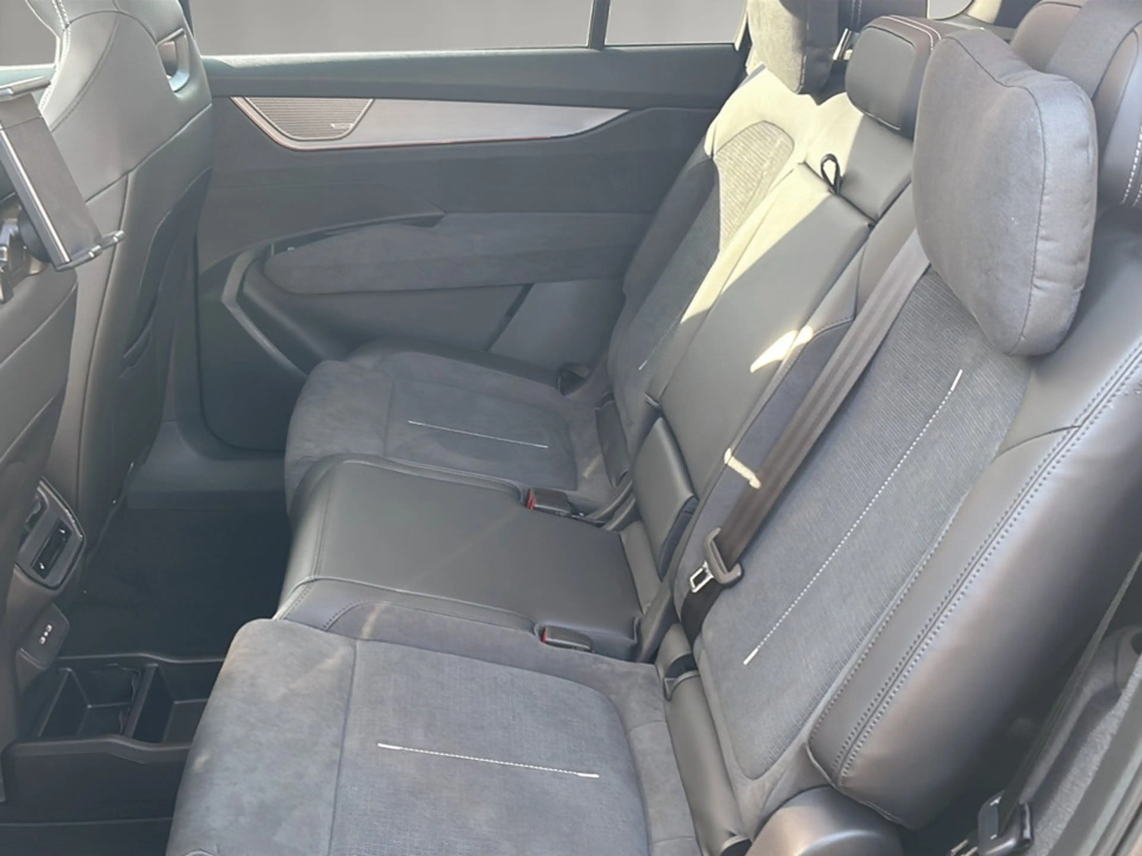 Skoda Peaq Sportline 90x — photo 11