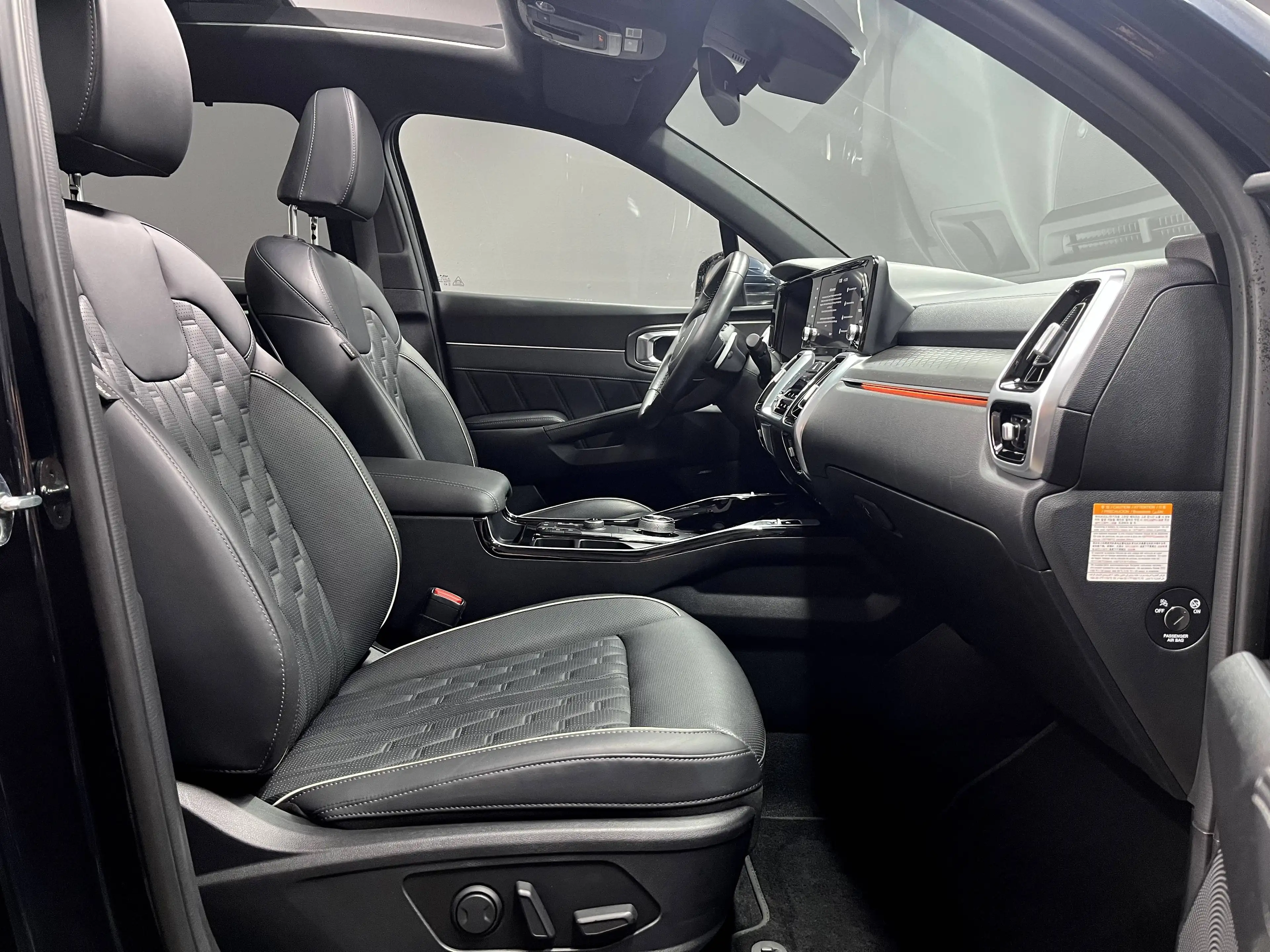 Kia Sorento Platinum 4WD Plug-In, PANO, 360°,ACC — photo 12