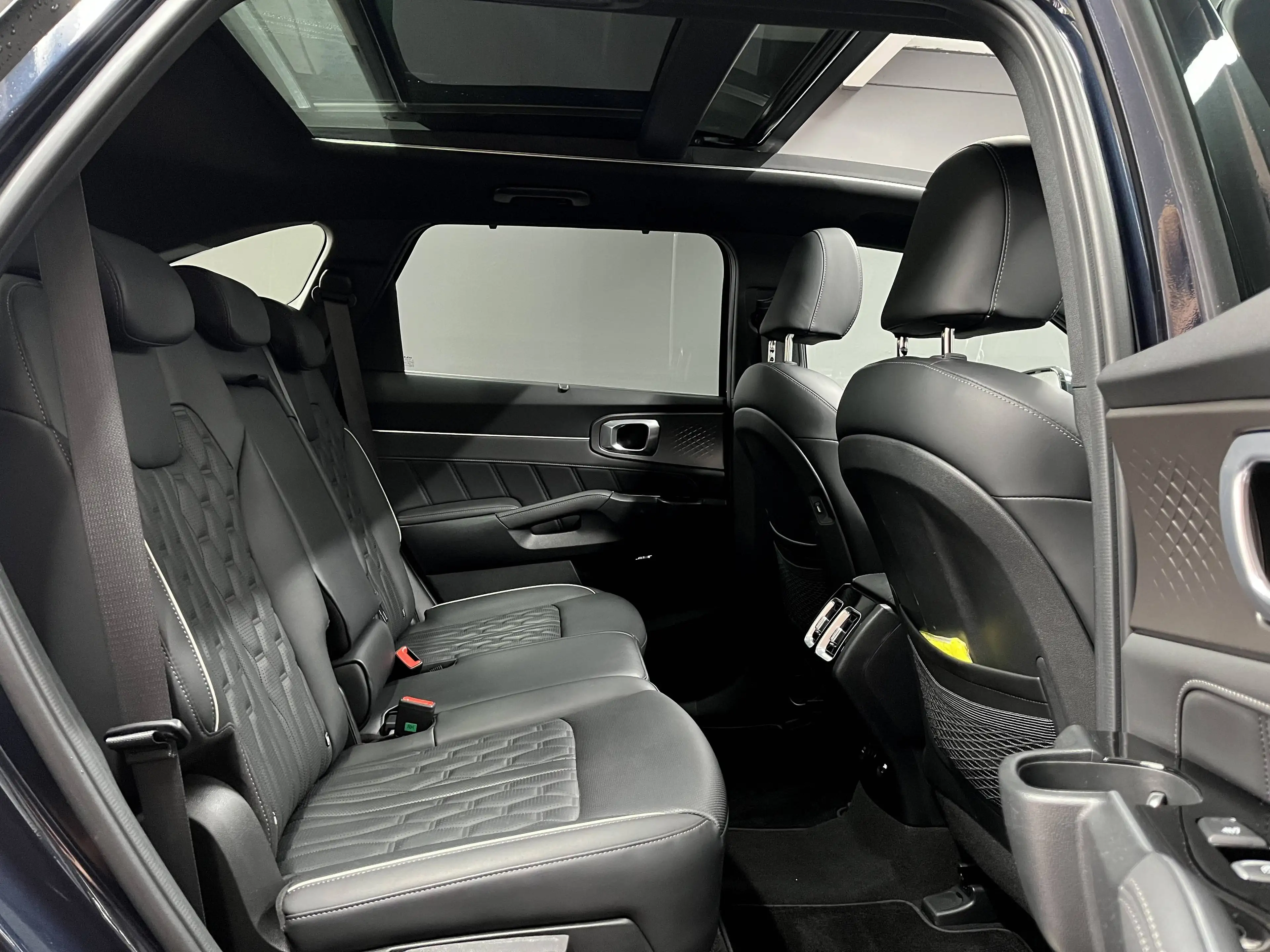 Kia Sorento Platinum 4WD Plug-In, PANO, 360°,ACC — photo 14