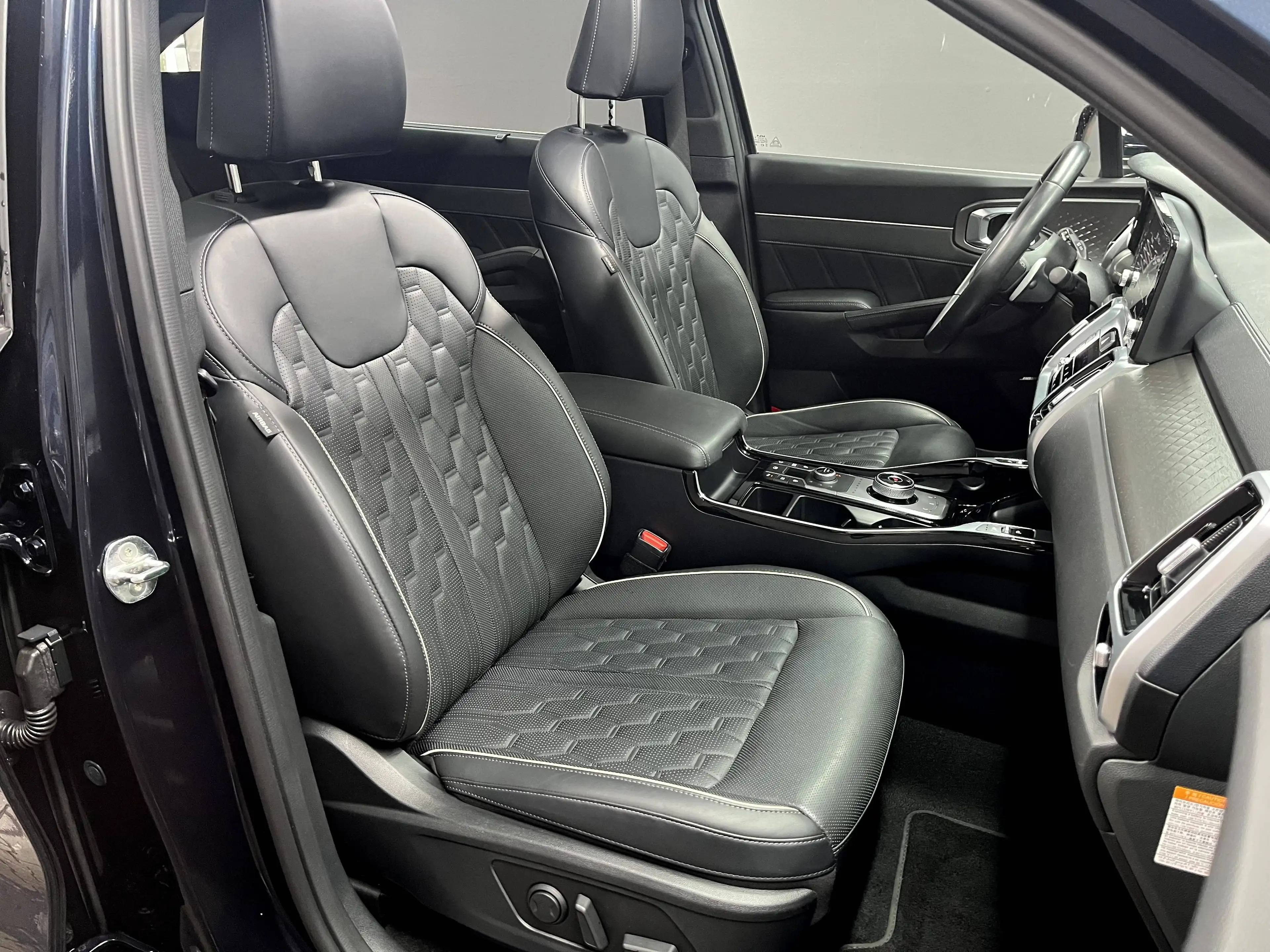 Kia Sorento Platinum 4WD Plug-In, PANO, 360°,ACC — photo 13