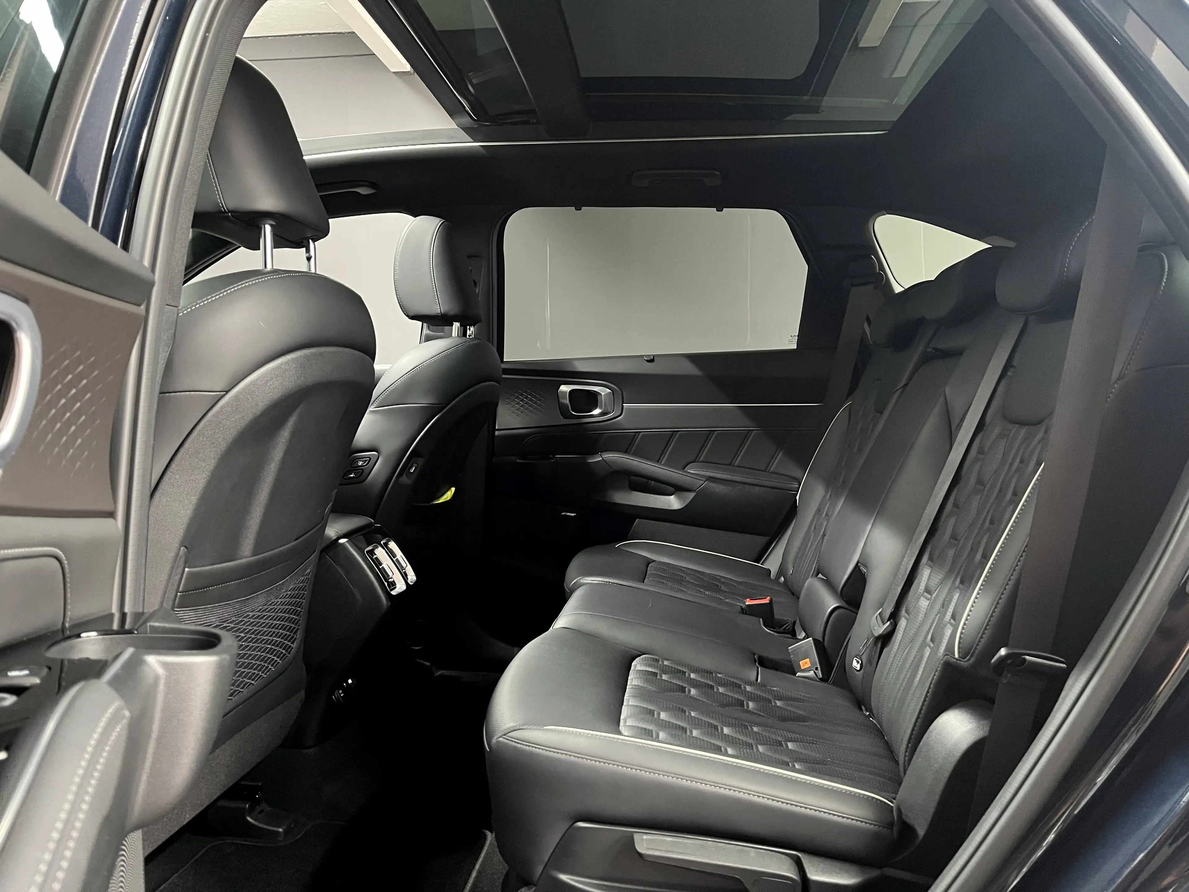 Kia Sorento Platinum 4WD Plug-In, PANO, 360°,ACC — photo 15