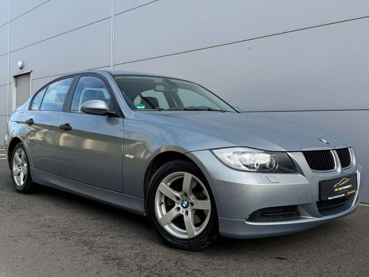 Second hand Bmw 3 Series 320