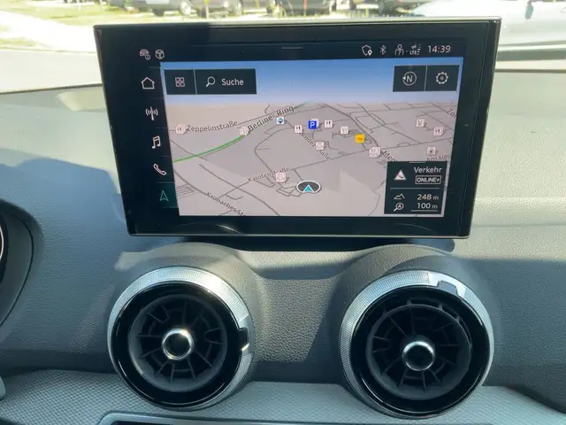 Audi Q2 view 11