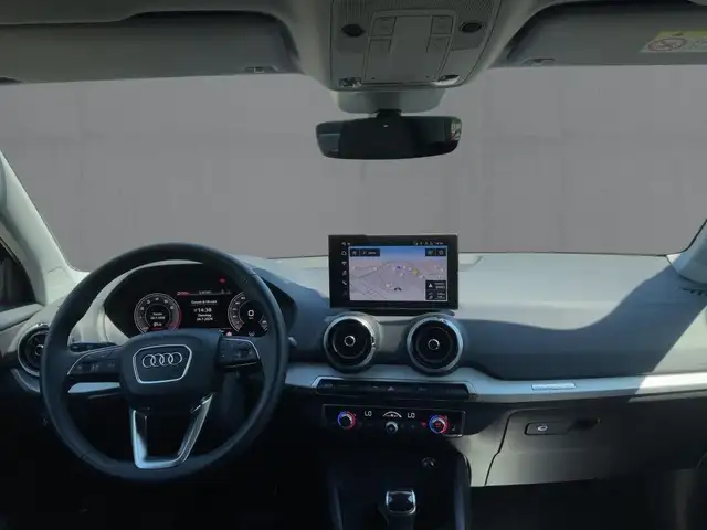 Audi Q2 view 9