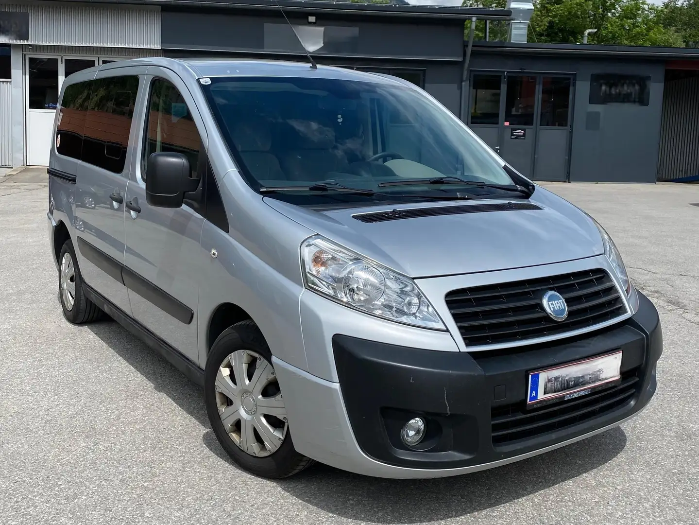 Fiat Scudo Scudo Kombi Standard L1H1 2,0 16V DPF Standard Silber - 1