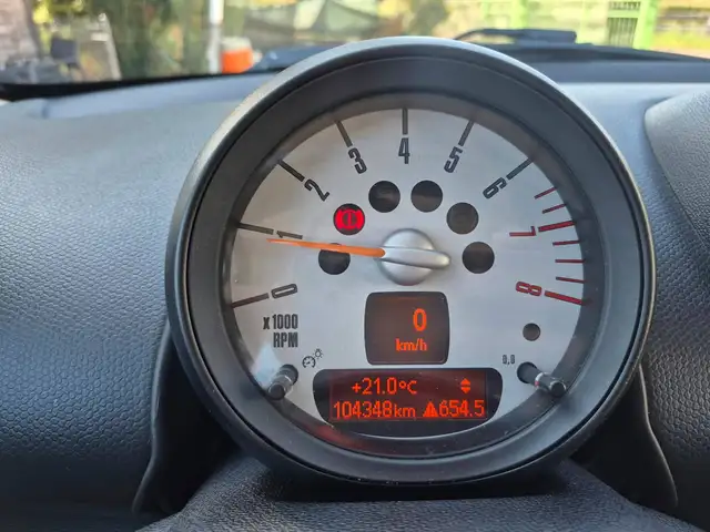 MINI Countryman view 13
