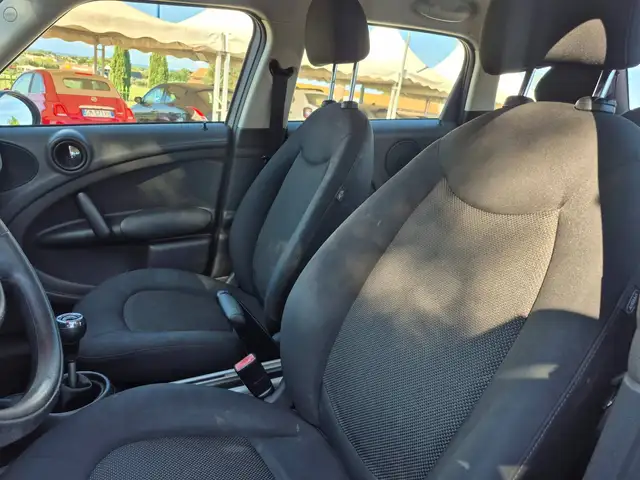 MINI Countryman view 7