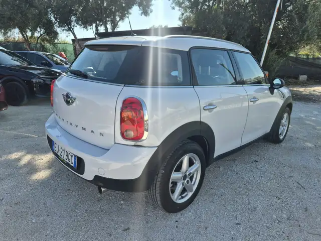 MINI Countryman view 4