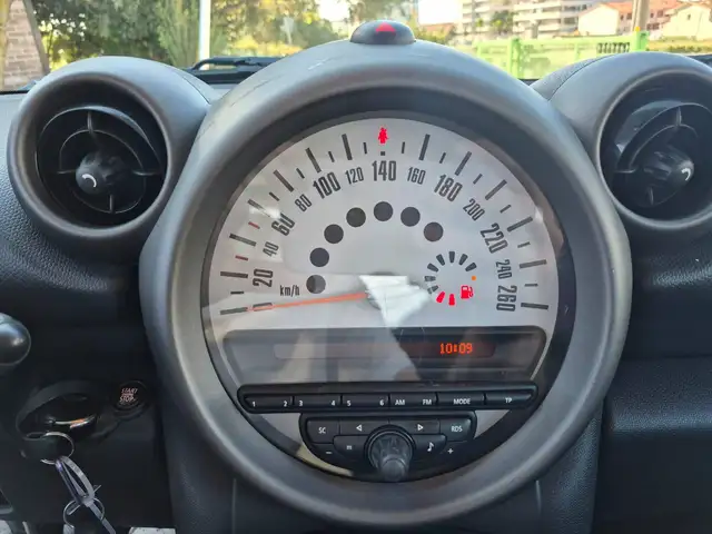 MINI Countryman view 8