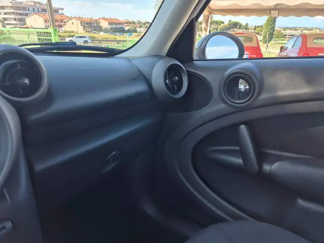 MINI Countryman view 17