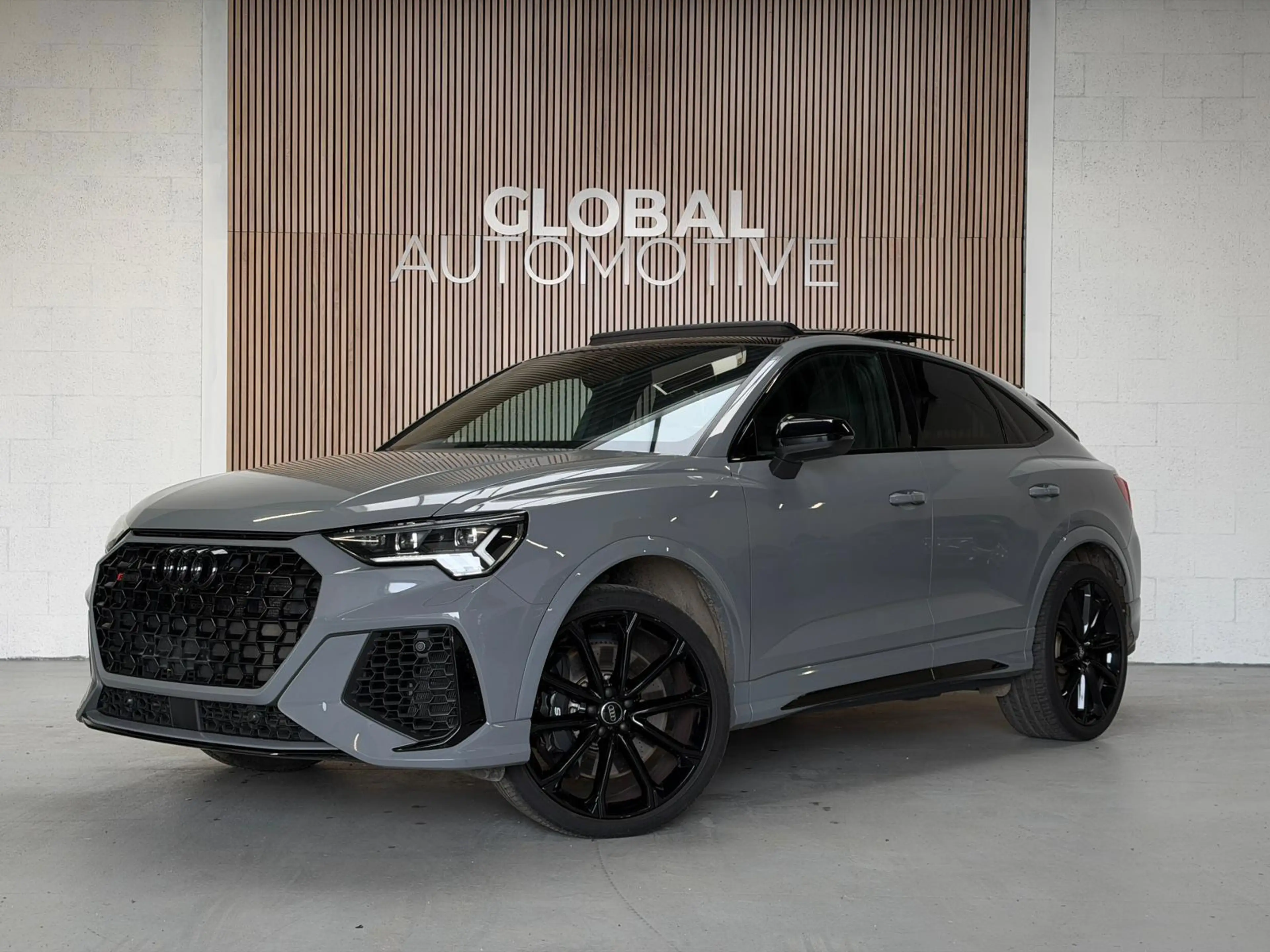 Audi RS Q3 Sportback TFSI - RS KUIPSTOELEN - B&O - PANO - 21"