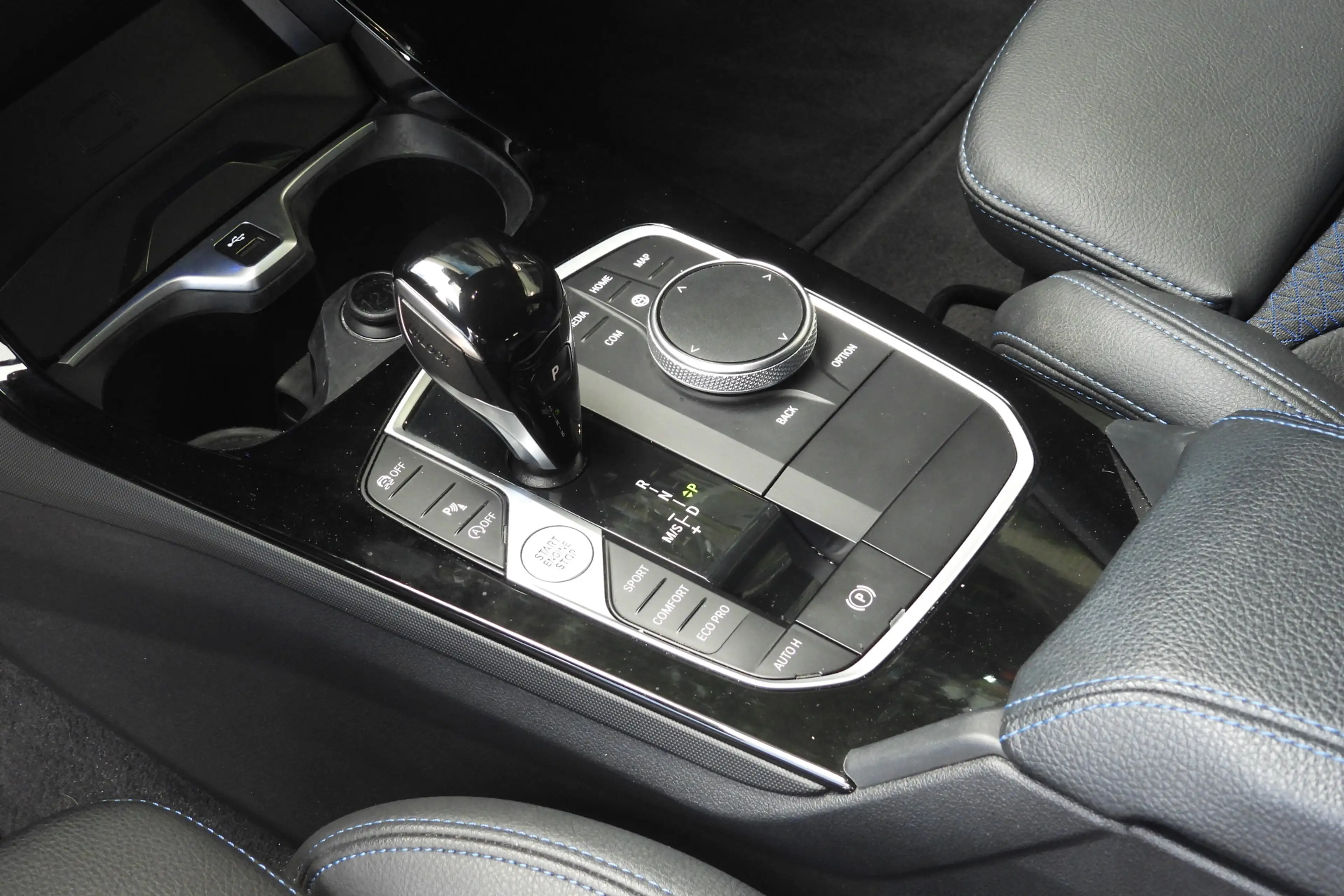BMW 118 1 Serie 118i M Sport Automaat / Sportstoelen / Com — photo 9