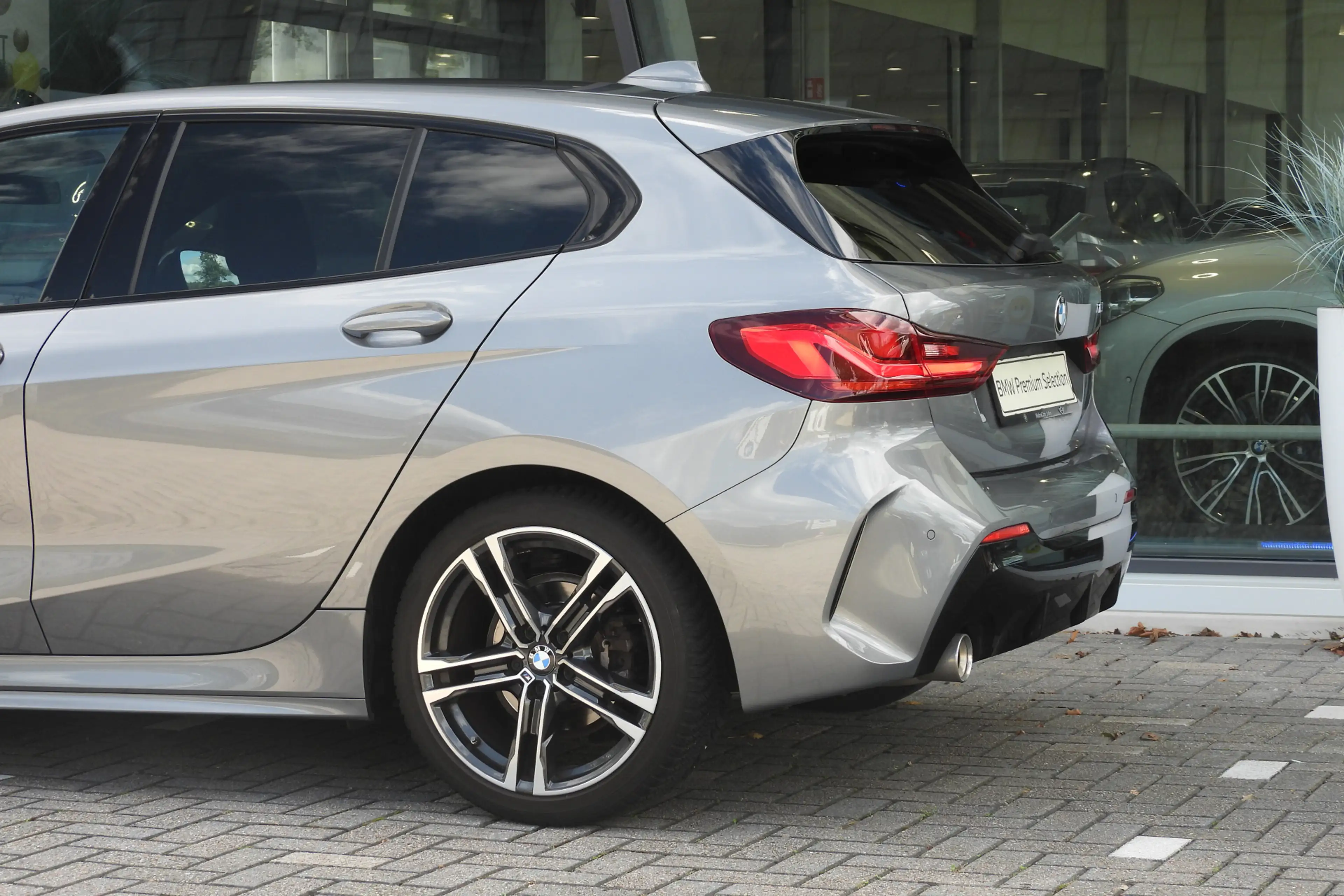 BMW 118 1 Serie 118i M Sport Automaat / Sportstoelen / Com — photo 13
