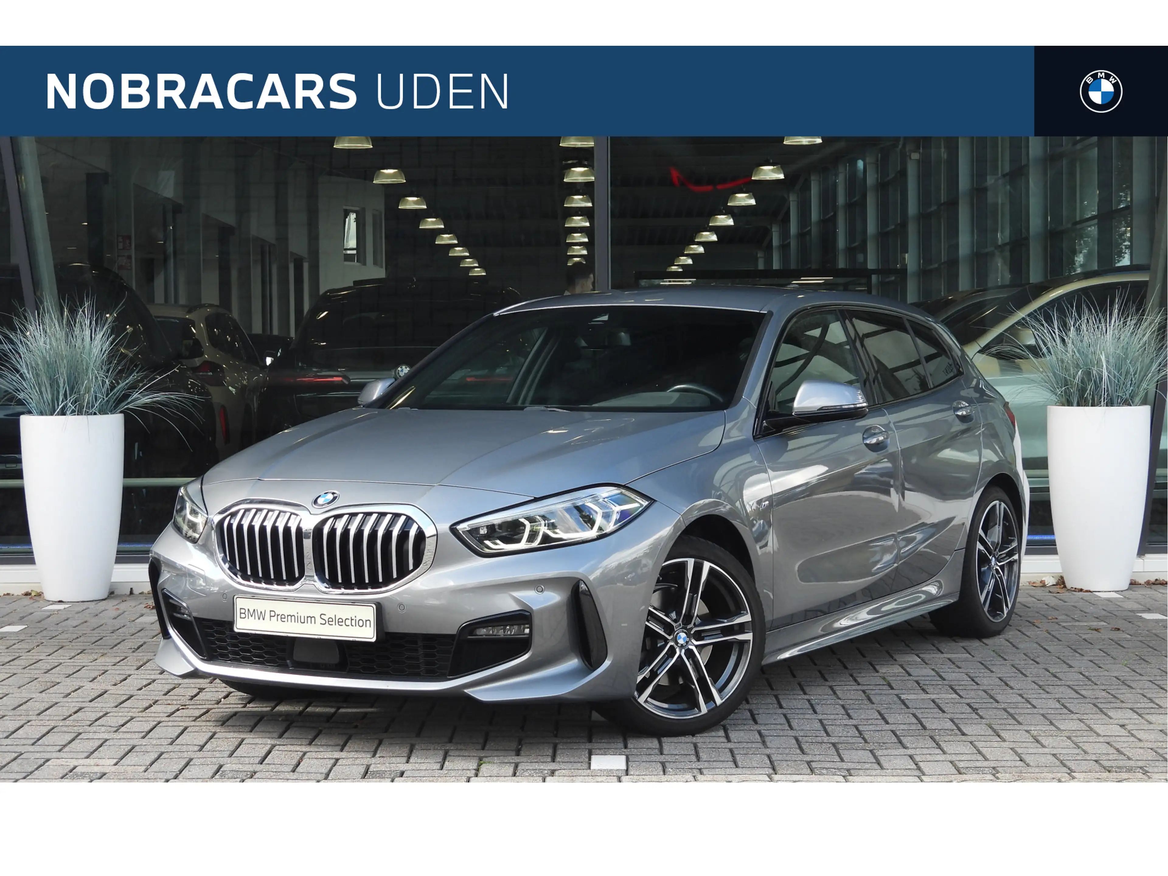 BMW 118 1 Serie 118i M Sport Automaat / Sportstoelen / Com