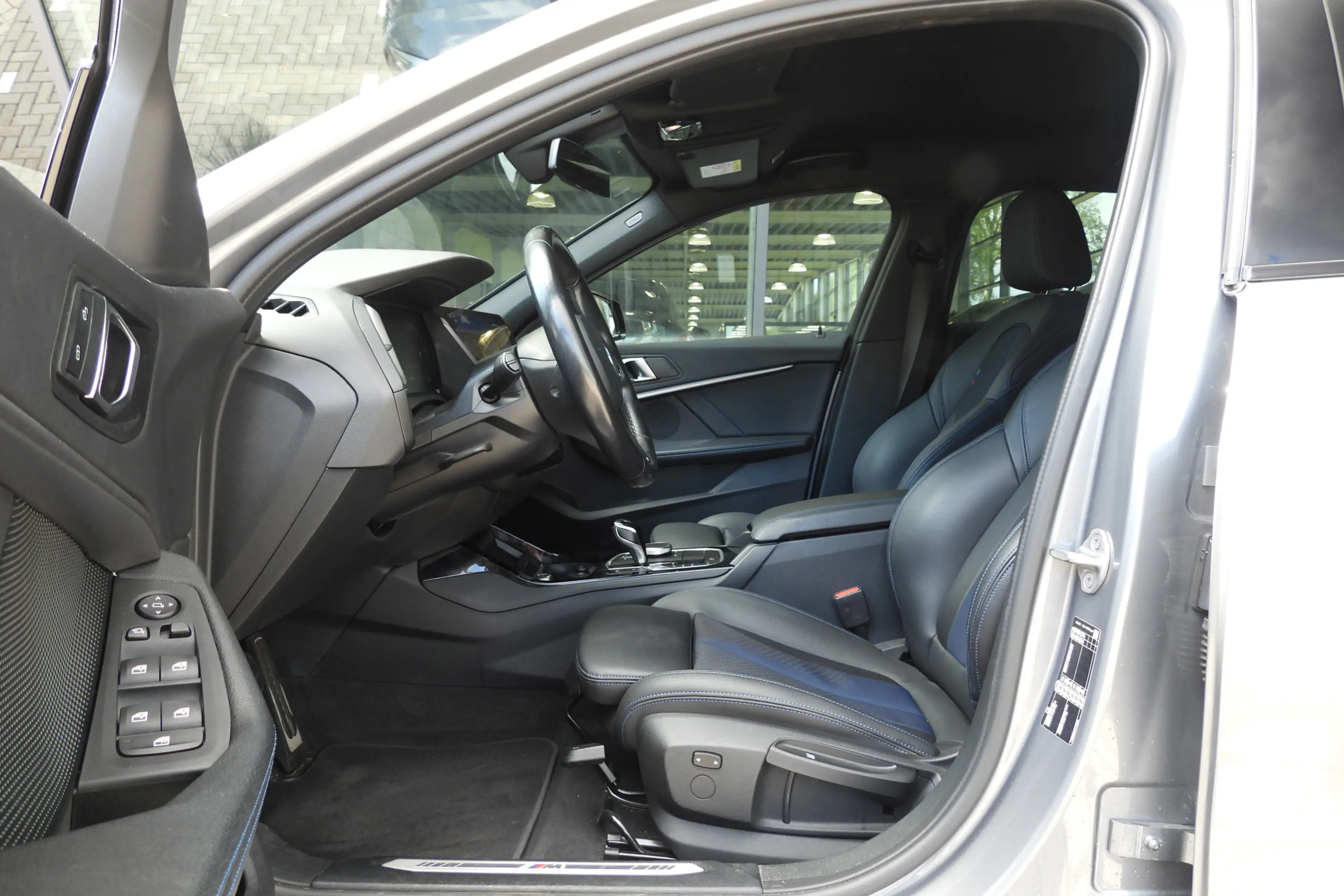 BMW 118 1 Serie 118i M Sport Automaat / Sportstoelen / Com — photo 10
