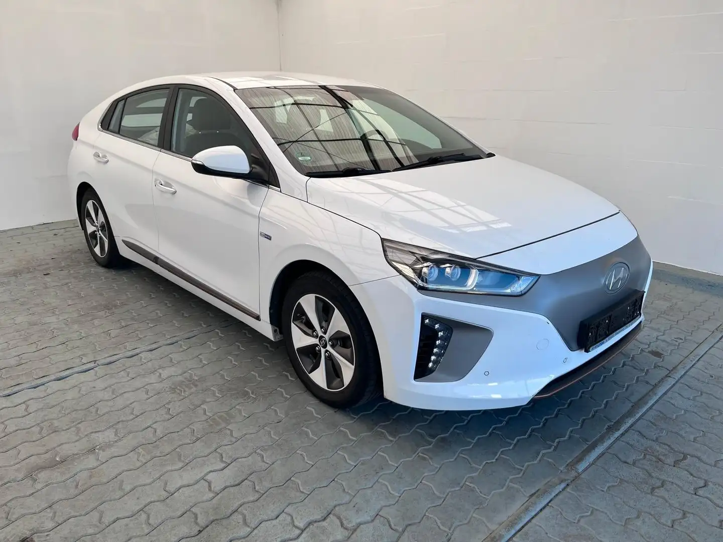 Hyundai IONIQ Ioniq Premium Elektro Fehér - 2