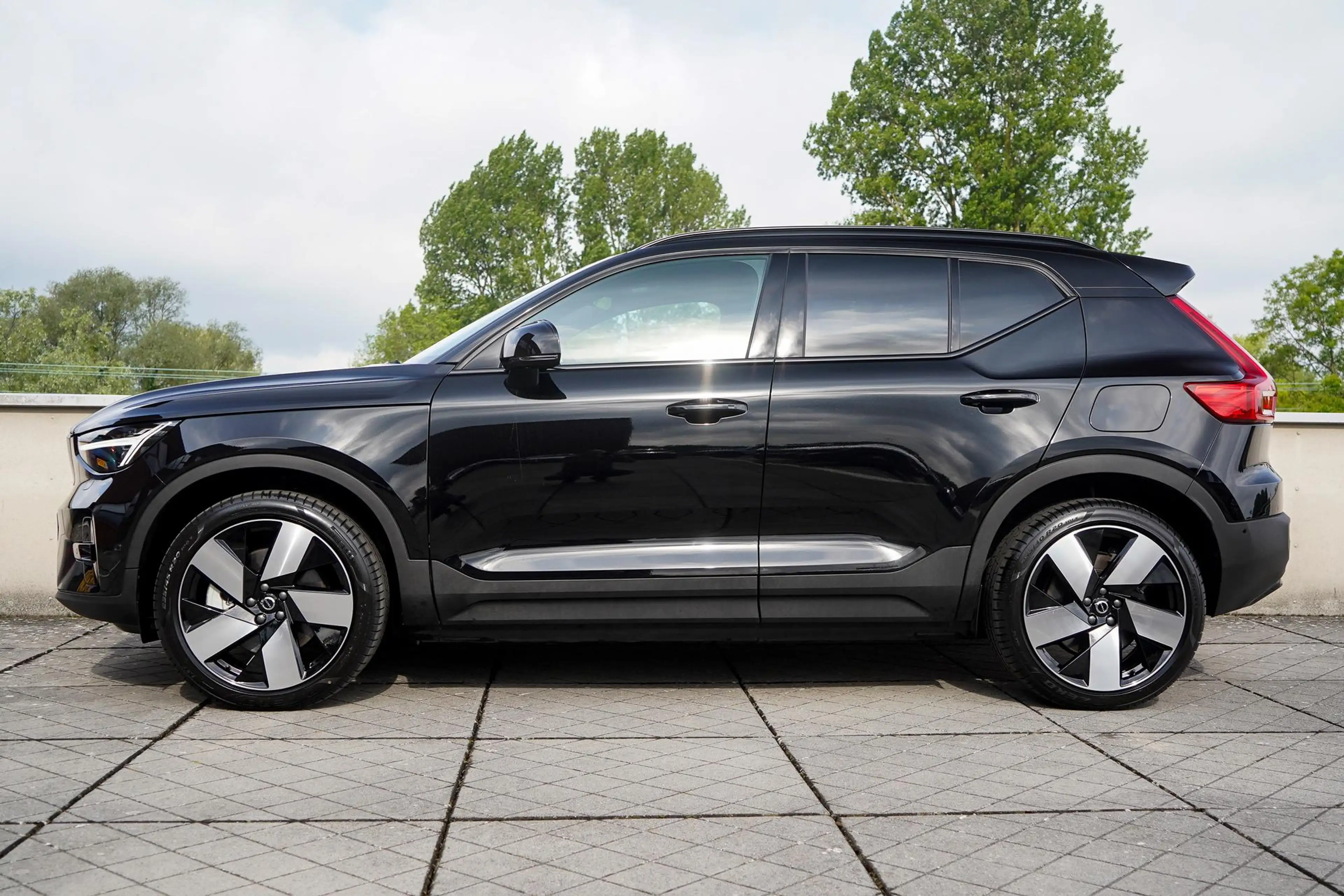Volvo EX40 Single Motor Extended Range Ultra 82 kWh — photo 3
