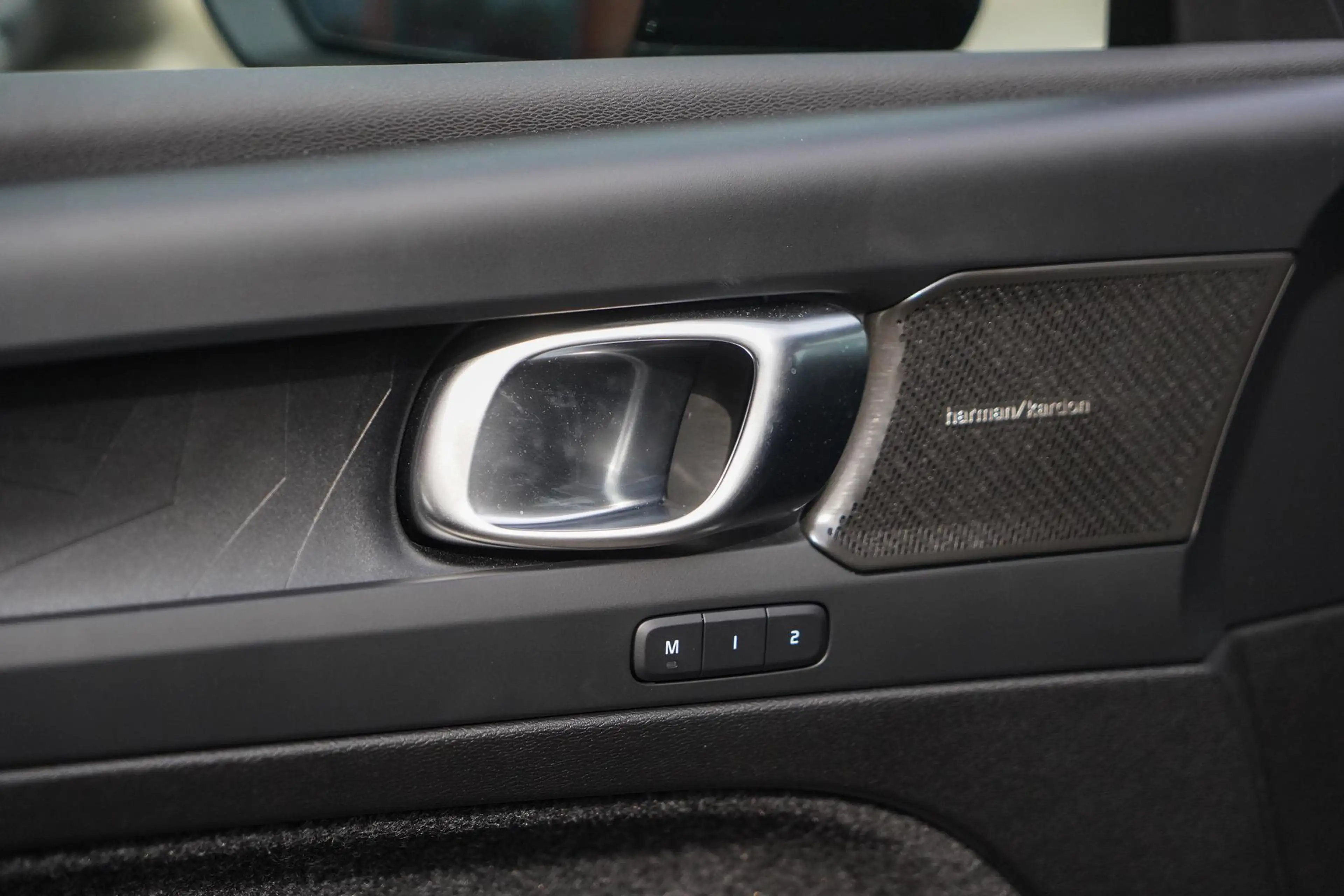 Volvo EX40 Single Motor Extended Range Ultra 82 kWh — photo 15