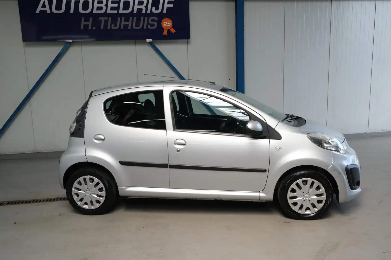 Citroen C1 1.0 Attraction - N.A.P. Airco, 5 deurs. Grijs - 2