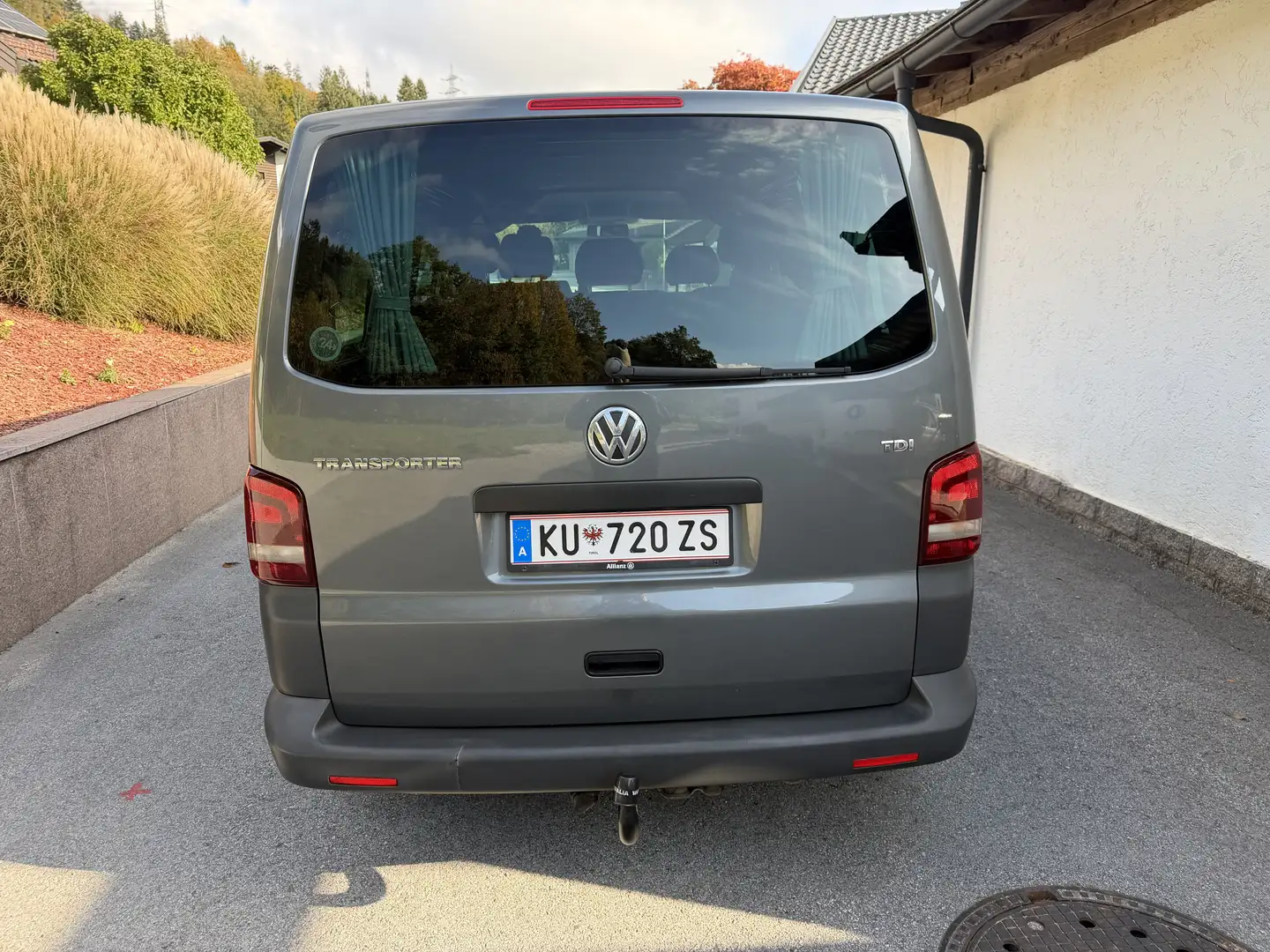 Volkswagen T5 Transporter Kastenwagen 2,0 BiTDI DSG D-PF - 2