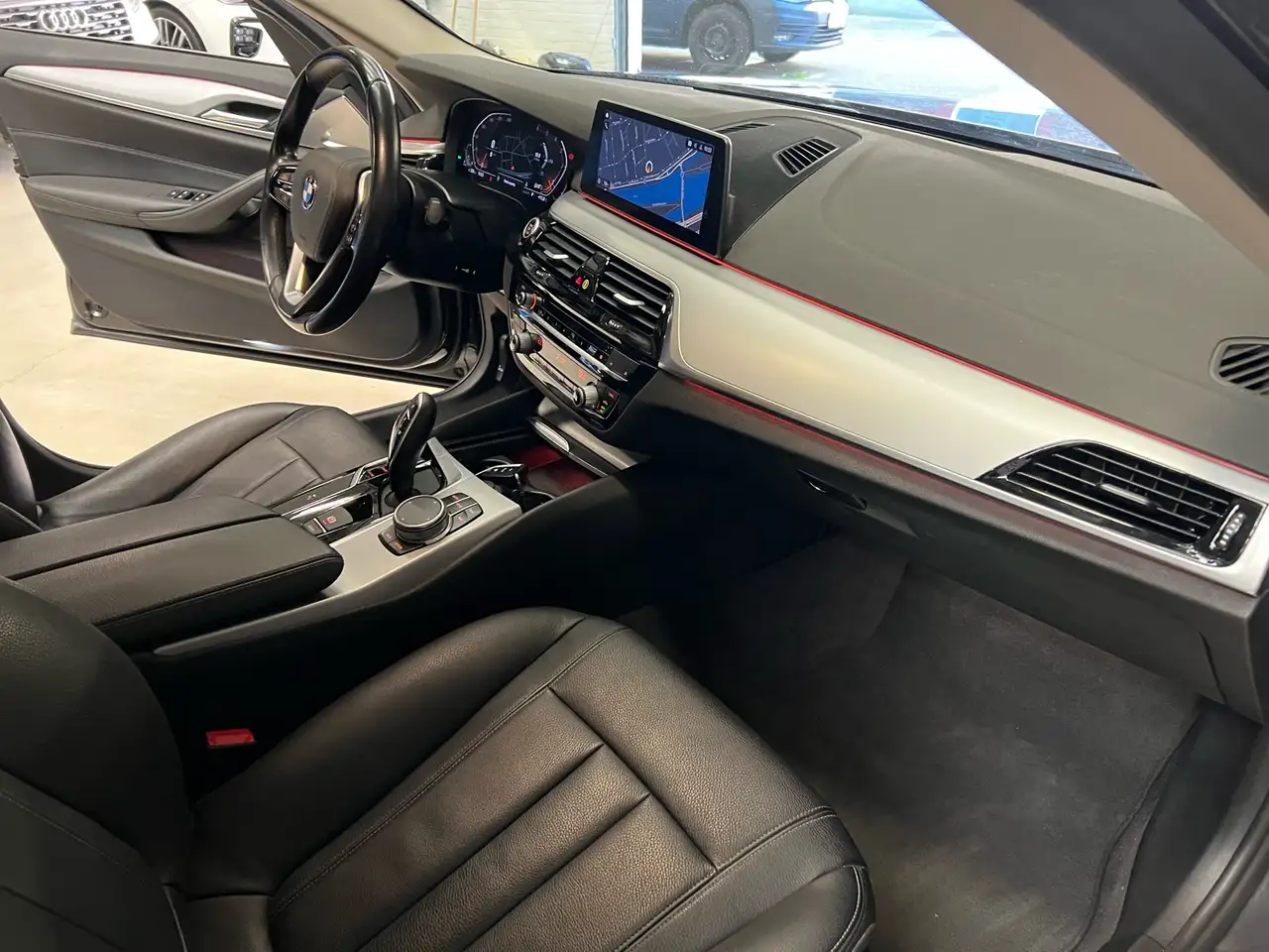 BMW 518 Touring dA *LED*CUIR*CAMERA*S CHAUF*GARANTIE, миниатюра 11