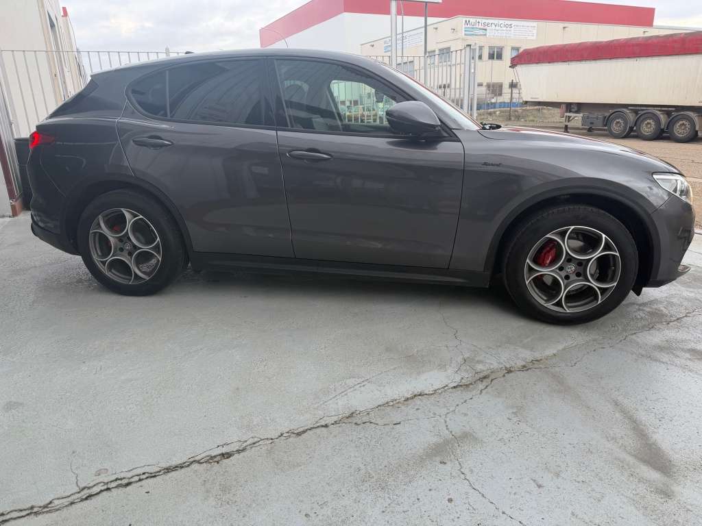 Alfa Romeo Stelvio 2.2 Sprint + Q4 190 Aut. - foto 1