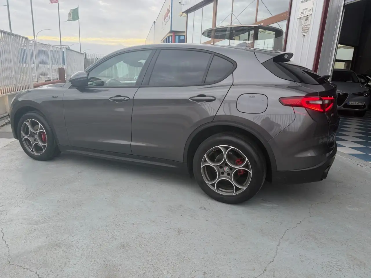 Alfa Romeo Stelvio 2022 — фото 13