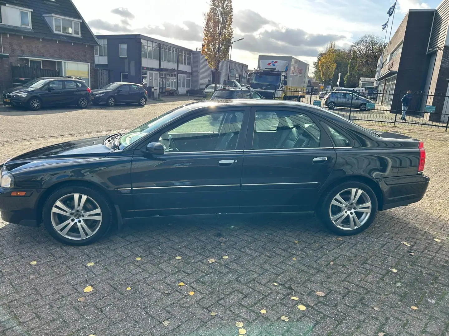 Volvo S80 2.5T aut /leer/lpg g3/apk Zwart - 2