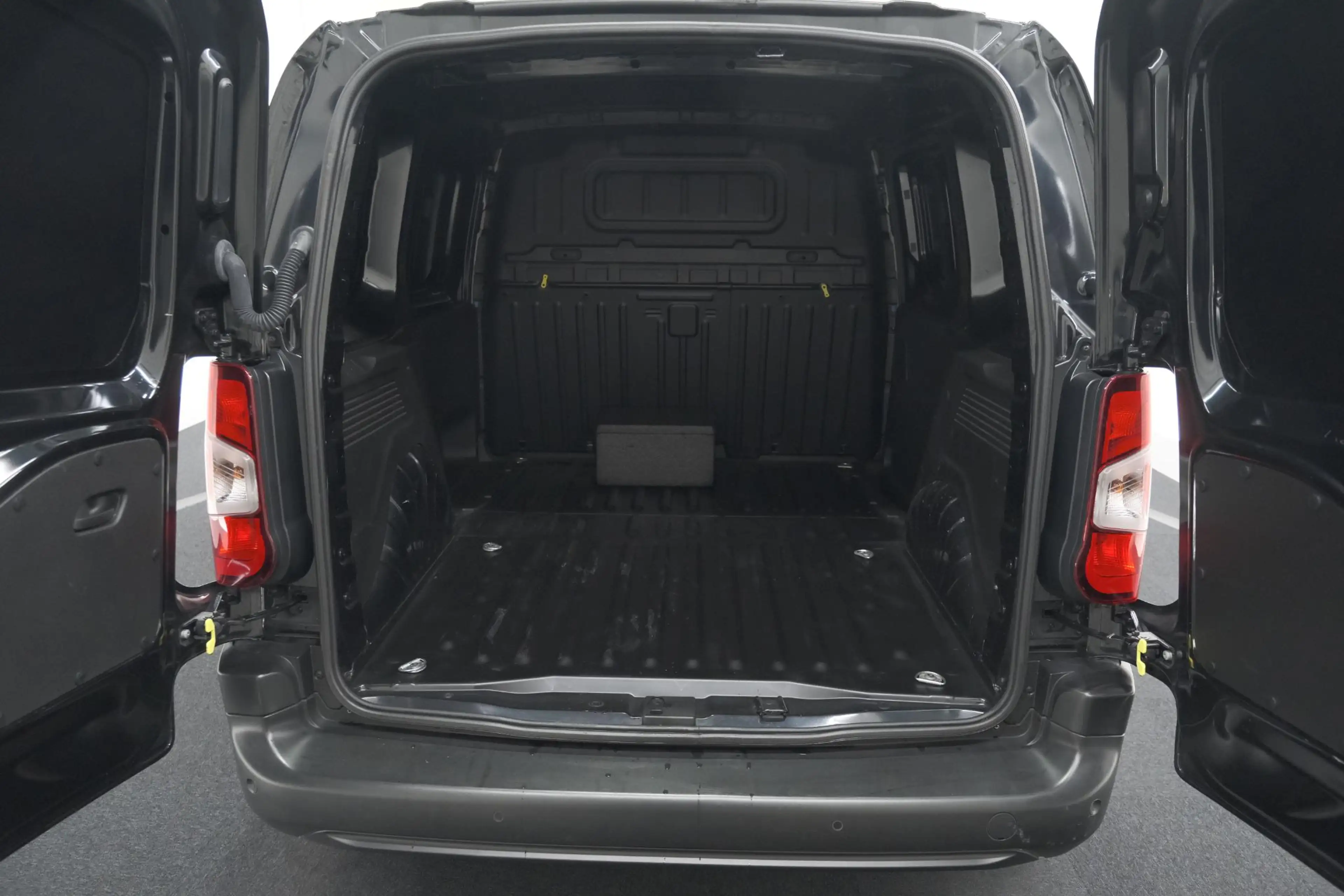Peugeot Partner 1.5 BlueHDi 100 S&S L1 | Passagiersbank |  Apple C — photo 13