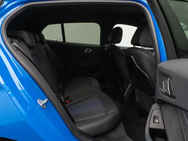 BMW 1 Series view 26