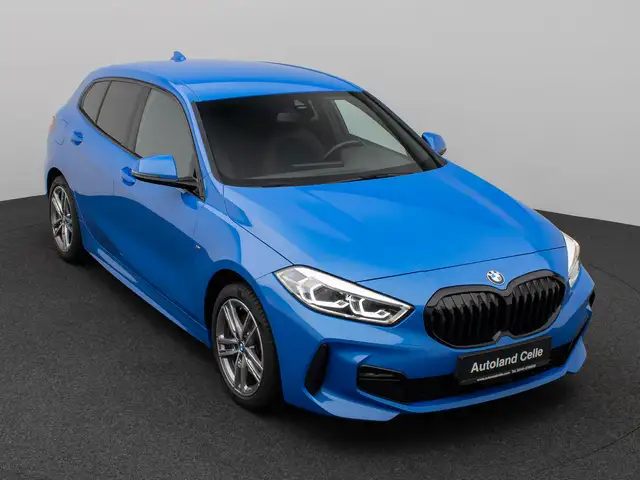 BMW 1 Series view 3