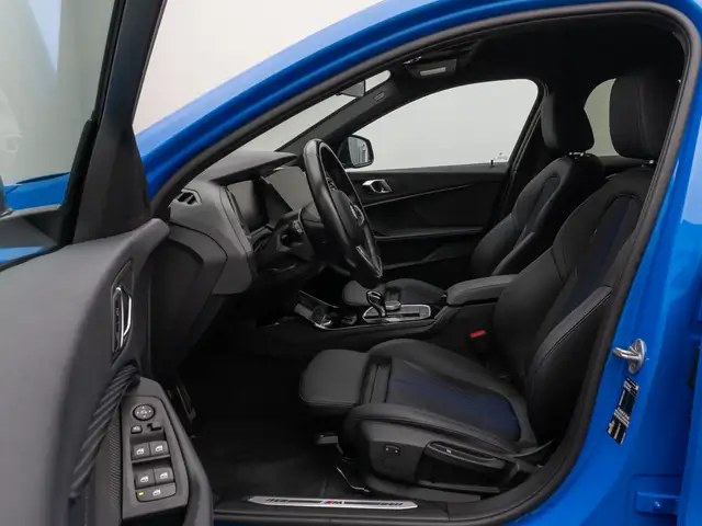 BMW 1 Series view 19