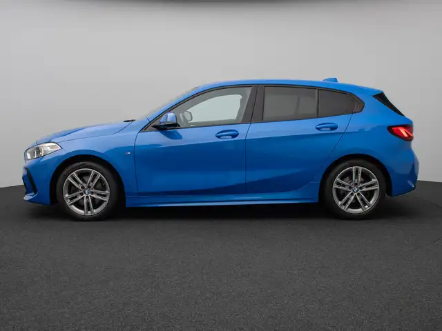 BMW 1 Series view 11