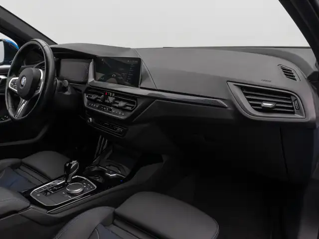 BMW 1 Series view 23