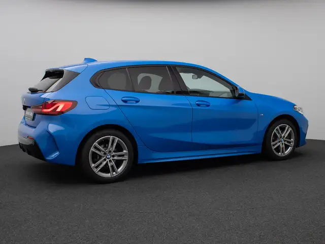 BMW 1 Series view 6