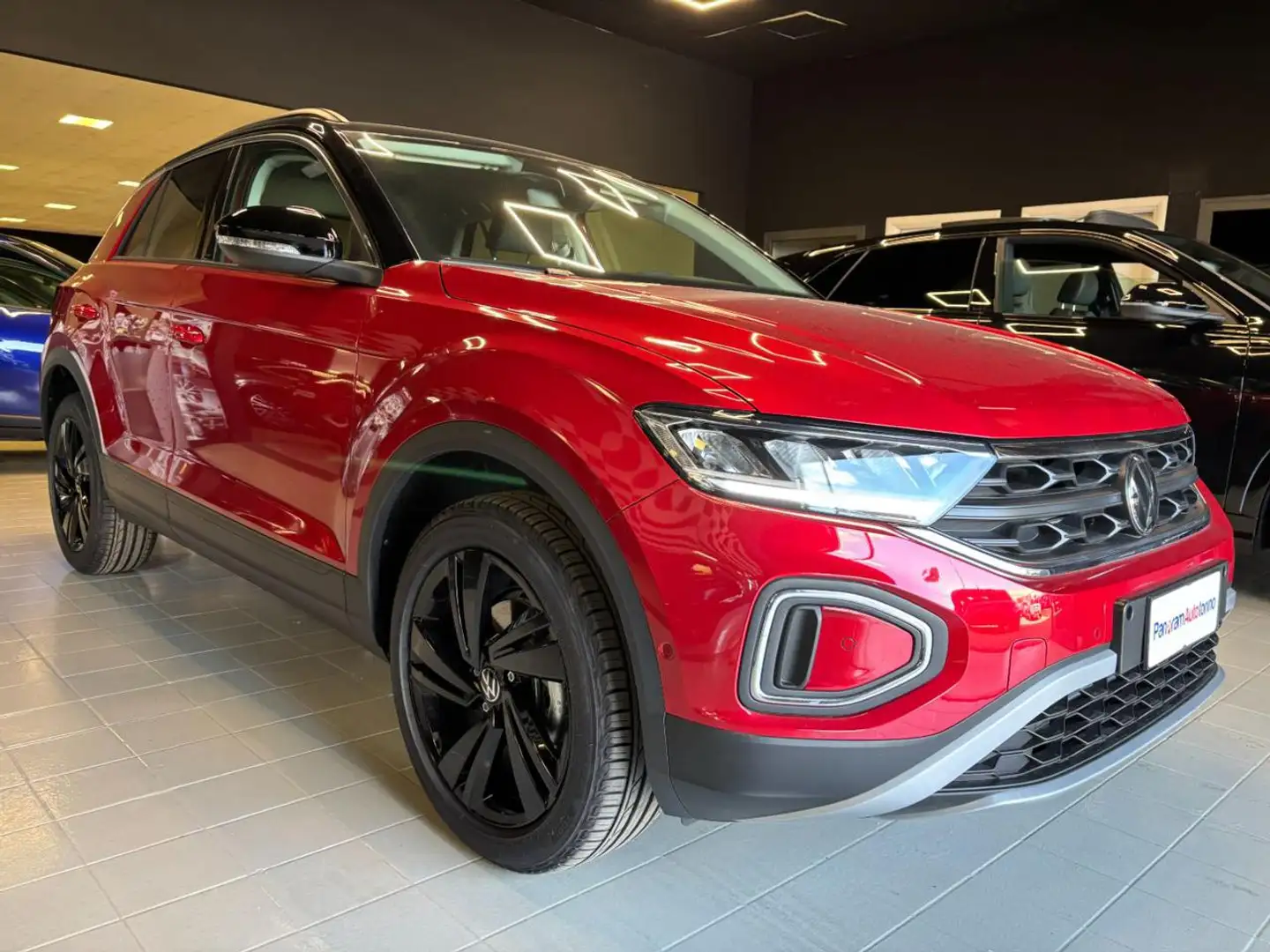 Volkswagen T-Roc 1.0 TSI Life Nuovo in pronta consegna ! Rosso - 1