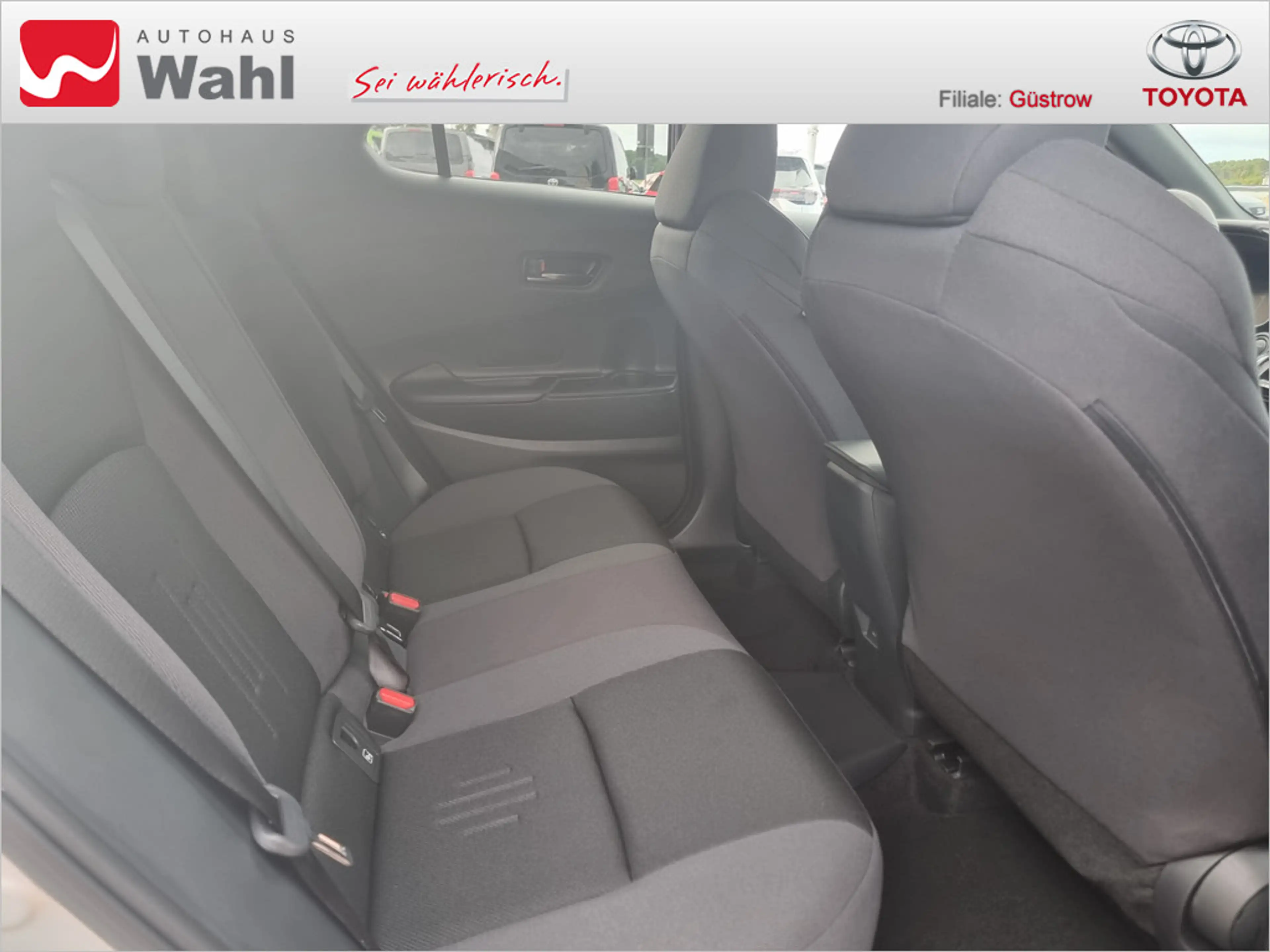 Toyota C-HR 2.0 Plug-In Hybrid FWD Teamplayer — photo 10