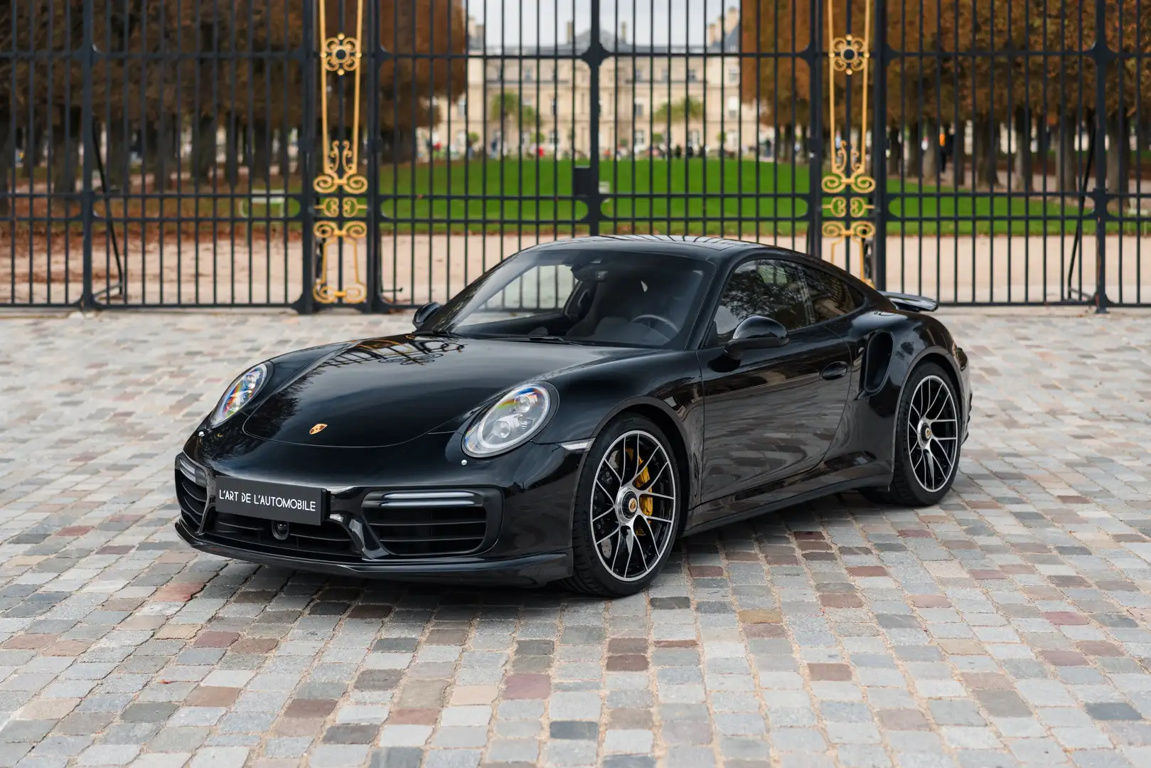 Porsche 991 II Turbo S - 21 900 km, many options, serviced Noir - 1
