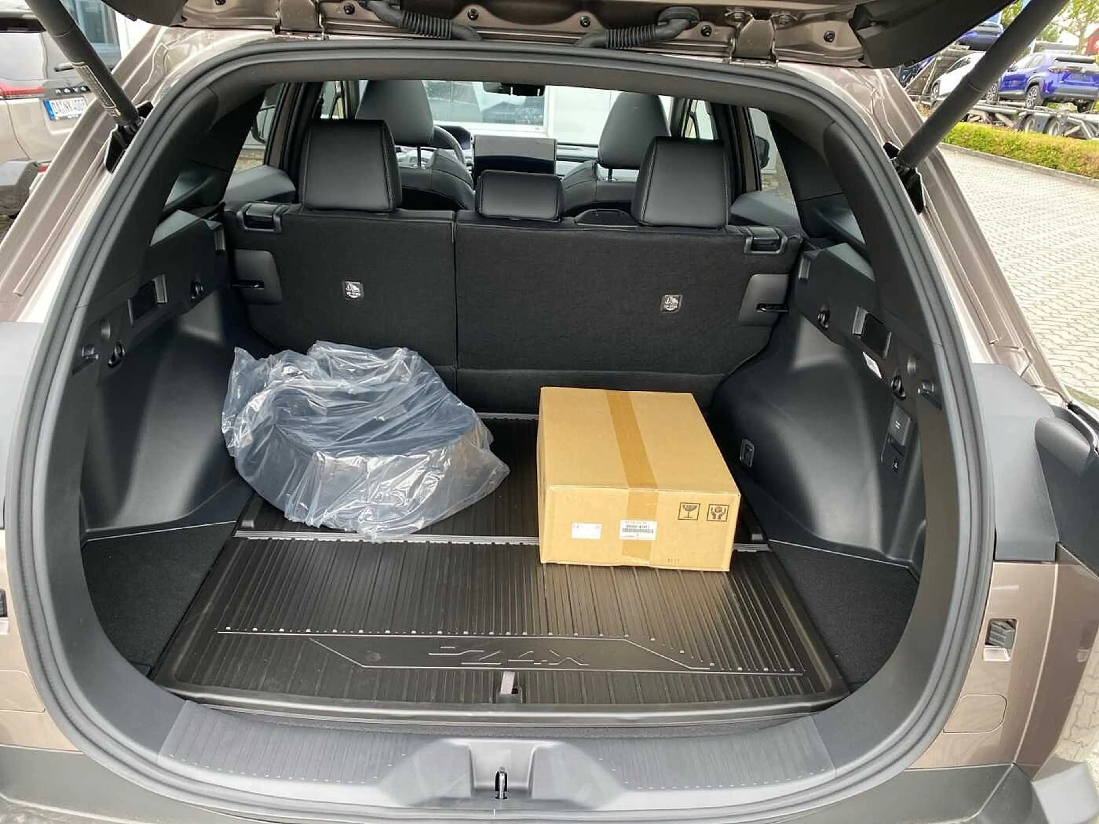 Toyota bZ4X Touring Teamplayer 75kWh / 281KW AWD 360° — photo 10