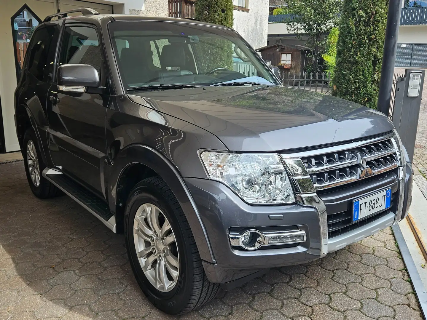 Mitsubishi Pajero Pajero 3.2 DI-D Automatik Сірий - 1
