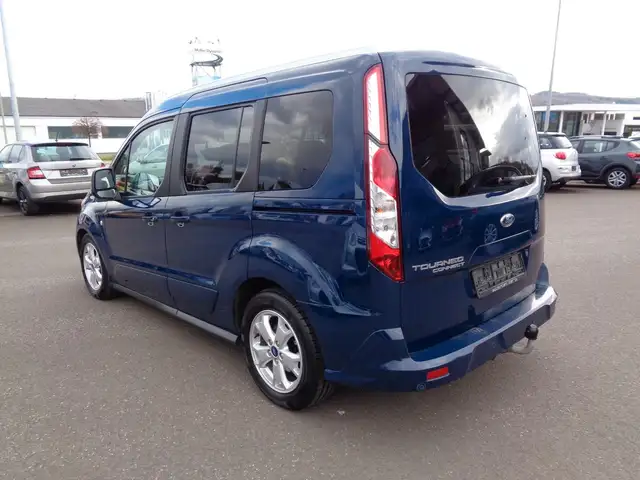 Ford Tourneo view 4